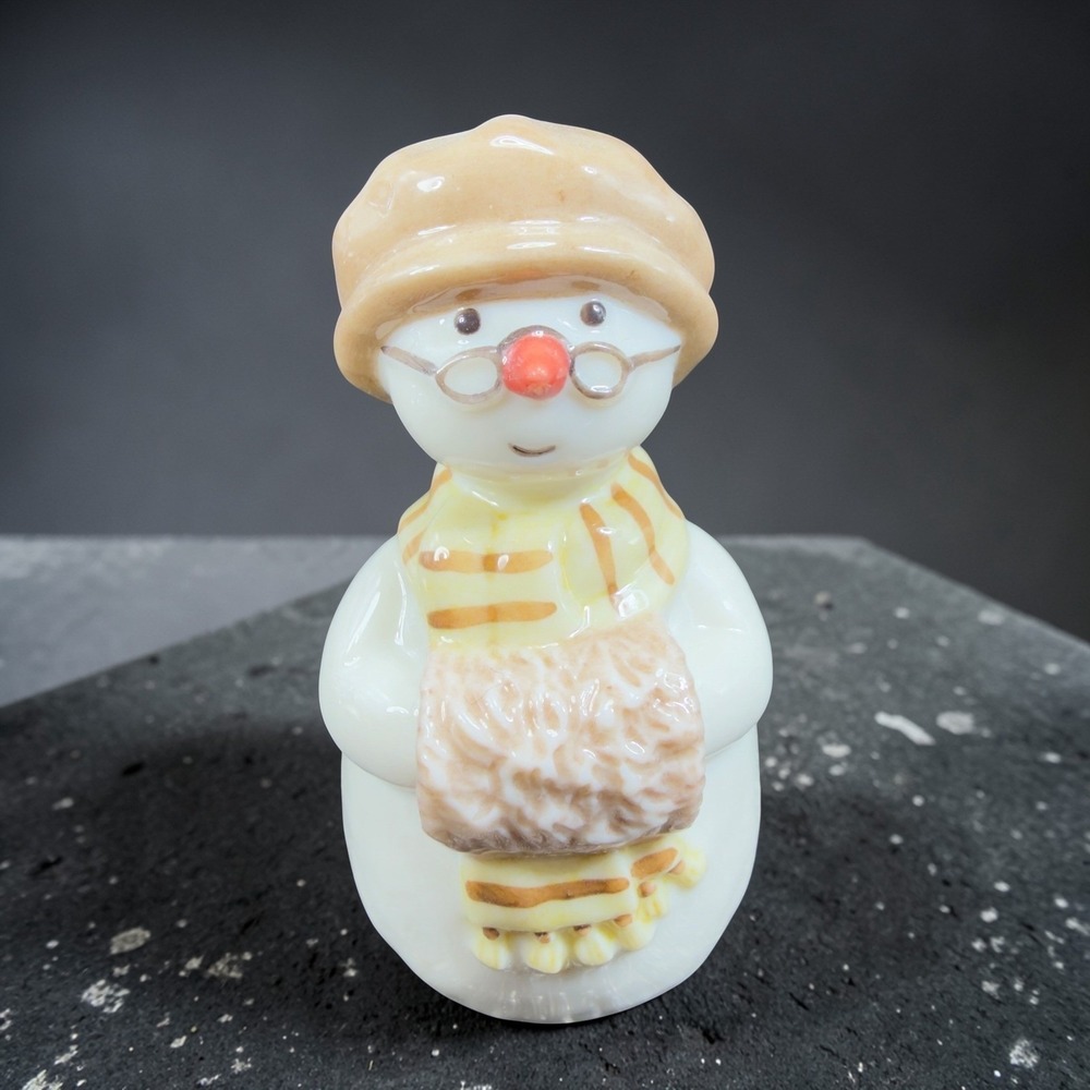 Royal Copenhagen Snowman Figurine 767 Collections Porcelain Glasses Scarf Muff‎